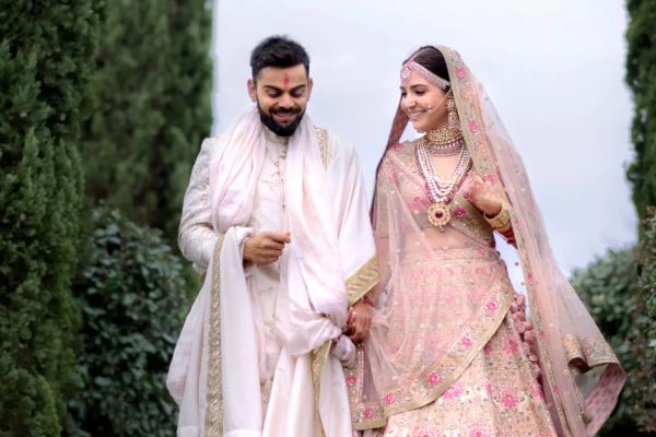 சதமடித்த பின் செயினை முத்தமிடும் கோலி - பின்னணியில் உள்ள காதல் | Reason For Virat Kohli Kiss Ring After Century சதமடித்த பின் செயினை முத்தமிடும் கோலி - பின்னணியில் உள்ள காதல் | Reason For Virat Kohli Kiss Ring After Century