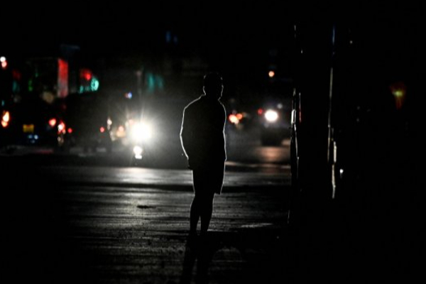 இரு வருடங்களுக்கு  இருளில் மூழ்கவுள்ள இலங்கை! | Sri Lankaplunged Into Darkness For Two Years