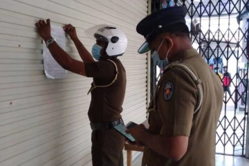 அதிகரிக்கும் கொரோனா- கிளிநொச்சியில் சட்ட நடவடிக்கைக்குள்ளாக்கப்பட்ட உணவகங்கள்!