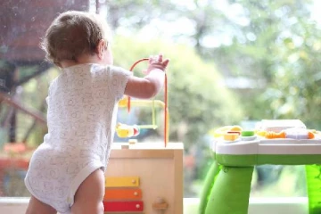 பிரித்தானிய பெண் பிள்ளைகளில் நான்கில் ஒருவர் 100 வயது வரை வாழ்வார்கள்