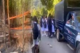 கொத்மலை - கம்பளை வீதியில் நிலச்சரிவு: பொலிஸ் வாகனங்களில் பயணிக்கும் மாணவர்கள்