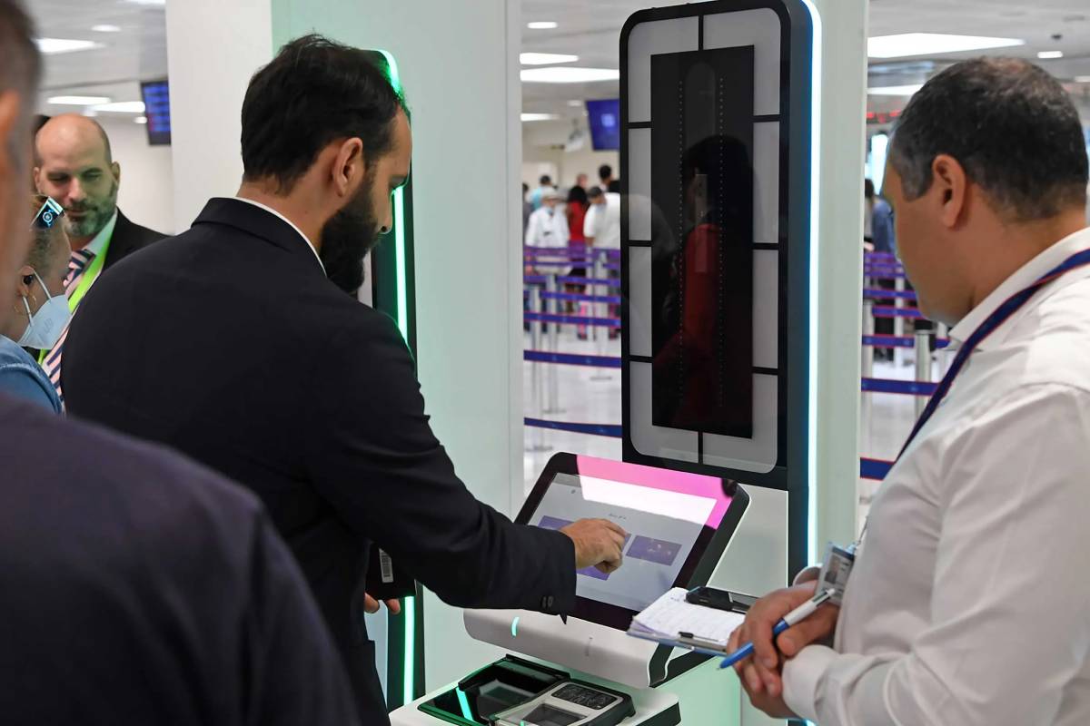 24 பயணிகளை ஏற்றாமலே புறப்பட்ட விமானம்: ஒரு எச்சரிக்கை செய்தி? | Plane Takeoff Without 24 Passengers Ees Hold Ups