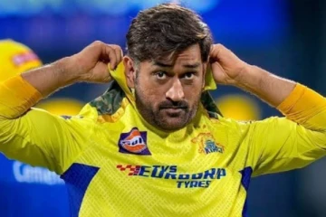 அரசியலுக்கு வருகிறாரா தோனி? காங்கிரஸ் எம்.பி சொன்ன தகவல்