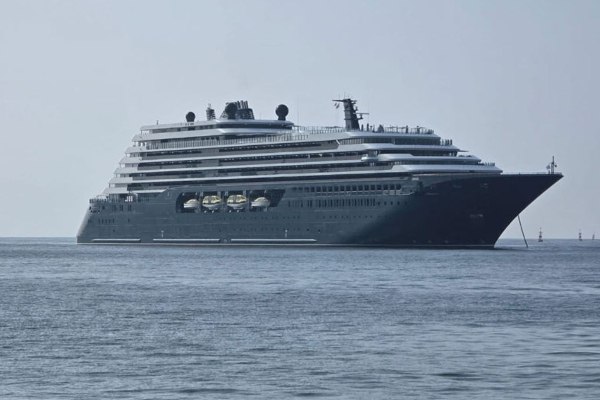 பேரிடர் நிலையிலும் இலங்கையை வந்தடைந்த சுற்றுலா சொகுசு பயணக் கப்பல்! | Luxury Cruise Ship Arrives In Sri Lanka பேரிடர் நிலையிலும் இலங்கையை வந்தடைந்த சுற்றுலா சொகுசு பயணக் கப்பல்! | Luxury Cruise Ship Arrives In Sri Lanka