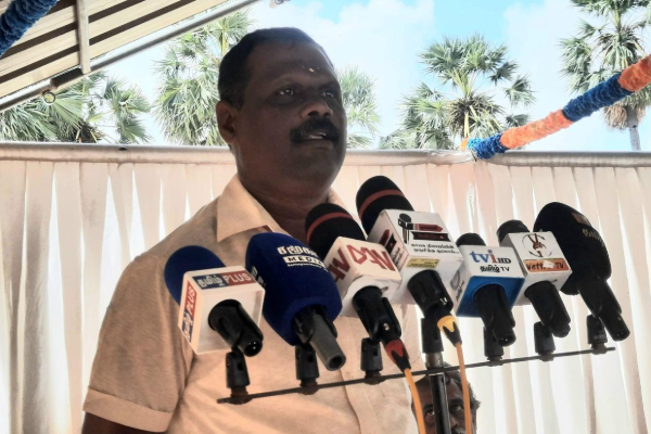 சிறுநீரகத்தை விற்கும் நிலைக்குத் தள்ளப்பட்ட முன்னாள் பெண் போராளி...! வலுக்கும் கண்டனம் | Mannar Ex Combatant Kidney Sale Debt Issue சிறுநீரகத்தை விற்கும் நிலைக்குத் தள்ளப்பட்ட முன்னாள் பெண் போராளி...! வலுக்கும் கண்டனம் | Mannar Ex Combatant Kidney Sale Debt Issue