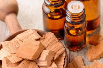 සඳුන් තෙල් වල මෙතරම් සෞඛ්‍ය ප්‍රතිලාභ ඇති බව ඔබ දන්නවාද..?