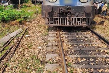வவுனியாவில் பெரும் சோகம்... ரயில் மோதி பரிதாபமாக உயிரிழந்த நபர்