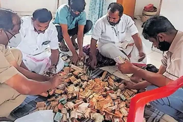 பிச்சை எடுத்து வாழ்ந்து வந்த பெண் வீட்டின் அலமாரி முழுவதும் குவிந்து கிடந்த பணம்! அதிர்ச்சியடைந்த அதிகாரிகள்