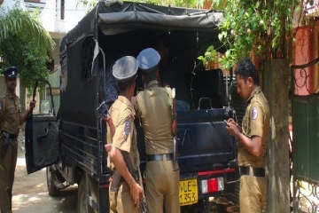 ஆசிரியையின் வீடு புகுந்து பாலியல் வன்கொடுமை புரிய முயன்ற வர்த்தகர் கைது