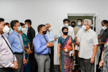 ජනපති අද හදිසියේම සිදු කළ දේ...