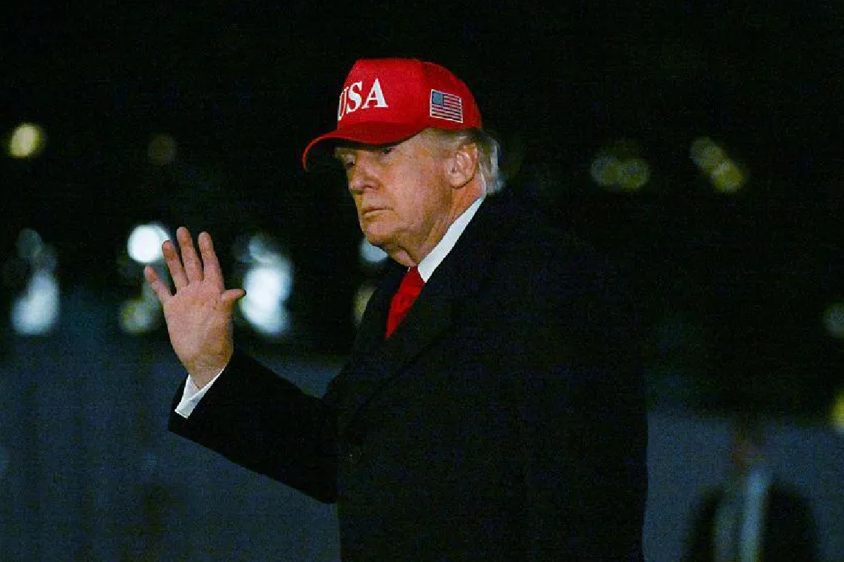 டரம்பின் சர்ச்சைக்குரிய புகைப்படப் பதிவு : எதிர்ப்பினால் உருவான நிலை | Trump Deletes Truth Social Post Appears Jesus Like