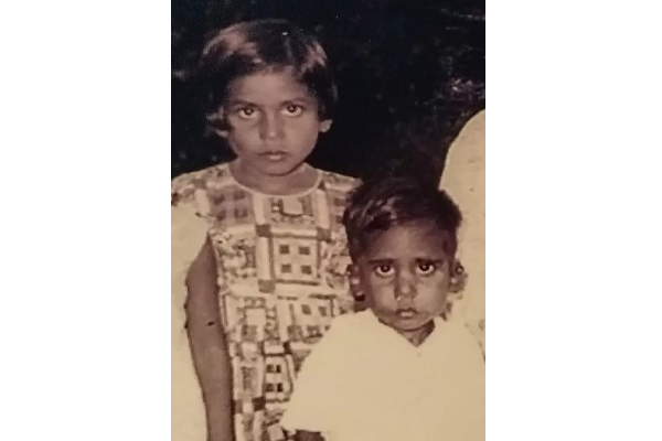 தத்துக்கொடுக்கப்பட்ட பிள்ளைகள்; 40 ஆண்டுகளுக்கு பிறகு அமெரிக்காவில் சந்தித்த அக்கா - தம்பி! | Sister Who Met In America After 40 Years Brother
