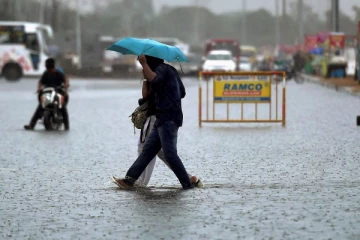 வெளுத்து வாங்க தொடங்கிய கனமழை - முன்னெச்சரிக்கை நடவடிக்கைகள் குறித்து முதலமைச்சர் ஆலோசனை