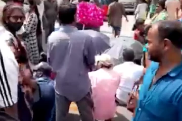 எரிபொருள் கோரி பல இடங்களில் மறியல் போராட்டம்!