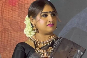 2வது கணவருடன் சென்ற இளைய மகளின் புகைப்படத்தை முதன்முறையாக வெளியிட்ட வனிதா- என்ன ஸ்பெஷல் பாருங்க