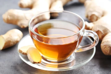 நீரிழிவு நோயாளி இஞ்சி டீ குடிக்கலாமா? சுவையான இஞ்சி டீ சுடச் சுட தயாரிப்பது எப்படி?