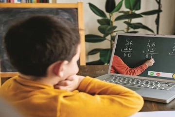 நான்கு வயது மகன் ஆன்லைனில் பாடம் படிக்காததால் தாயின் விபரீத முடிவு!