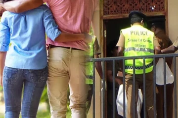 குழந்தையை தவிக்கவிட்டு இளம் தம்பதி உயிரிழப்பு; அதிர்ச்சியில் அயலவர்கள்