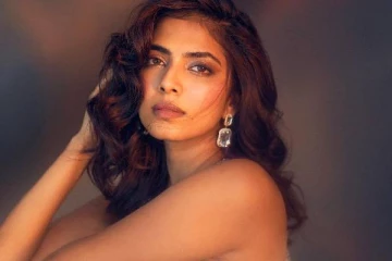 வீட்டில் இப்படி தான் இருப்பேன்! லுங்கியுடன் நடிகை மாளவிகா மோகனன் வெளியிட்ட புகைப்படம்