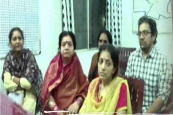 11 ஆண்டுகளாக அறையில் மனைவியை பூட்டி வைத்த சட்டத்தரணி | Lawyer Who Locked His Wife In A Room For 11 Years
