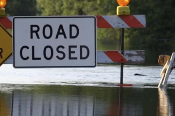 கண்டி - மஹியங்கனை வீதிக்கு பூட்டு