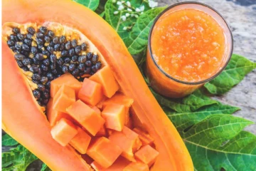 வெறும் வயிற்றில் பப்பாளி பழம் சாப்பிடலாமா? சாப்பிட்டால் என்னென்ன நன்மைகள் உண்டாகும்?