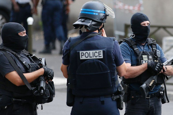 பிரான்சில் அதிரடியாக கைதான இலங்கையர்! | Sri Lankan Arrested In France