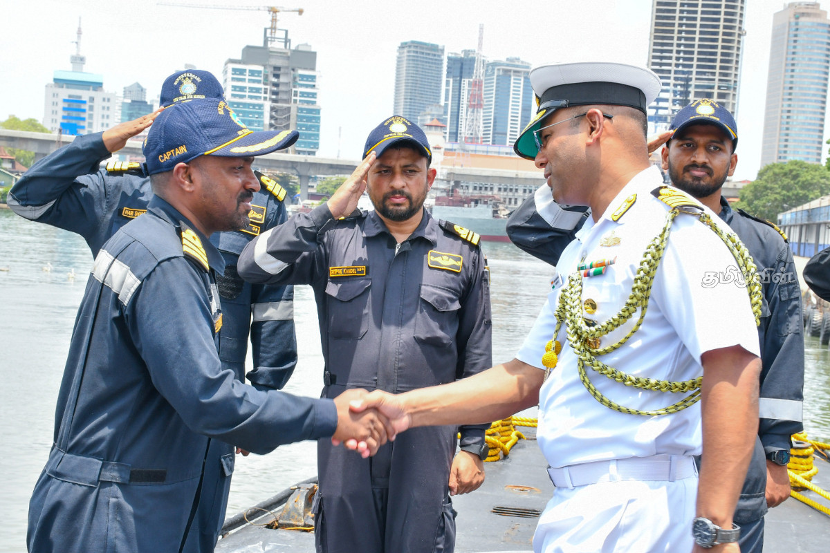 இந்தியக் கடற்படையின் நீர்மூழ்கிக் கப்பல் கொழும்பிற்கு வருகை! | Indian Navy S Ins Sindhukesari Arrives In Colombo