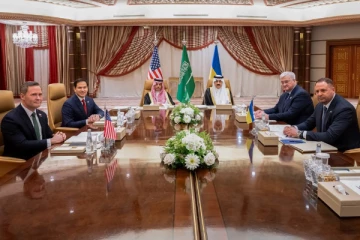 ரஷ்யா மீது ட்ரோன் தாக்குதல்: ஜெட்டாவில் தொடங்கிய அமைதி பேச்சுவார்த்தை