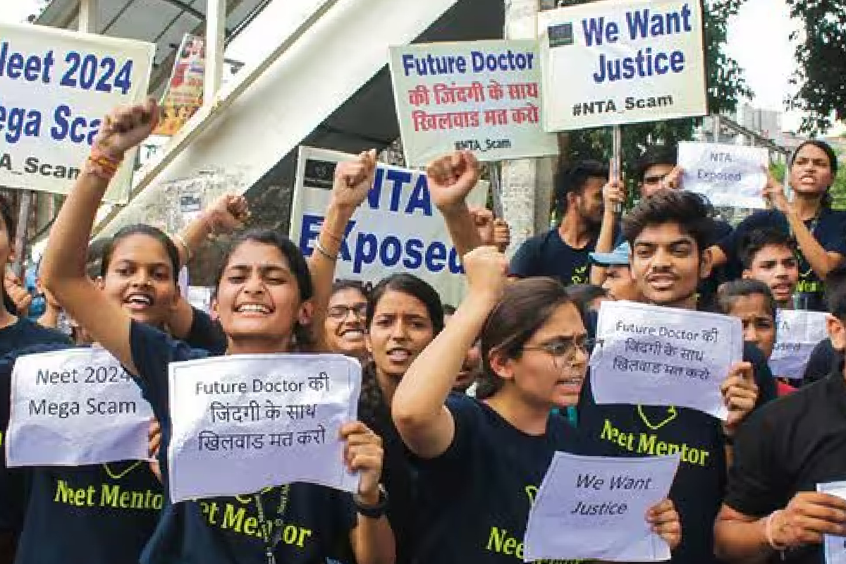 இந்தியாவில் நீட் வினாத்தாள் கசிவு விவகாரம் - கல்வி அமைச்சரின் பதவி விலகல் குறித்து இன்று வெளியாகவுள்ள முடிவு | Neet Protest India இந்தியாவில் நீட் வினாத்தாள் கசிவு விவகாரம் - கல்வி அமைச்சரின் பதவி விலகல் குறித்து இன்று வெளியாகவுள்ள முடிவு | Neet Protest India