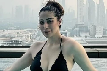 நடிகை ராய் லட்சுமி பிகினியில் உச்சகட்ட கவர்ச்சி