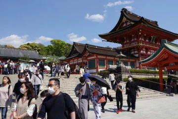 ஜப்பானில் இரு  ஆண்டுகளுக்குப் பின்னர்  சுற்றுலா பயணிகளுக்கு அனுமதி