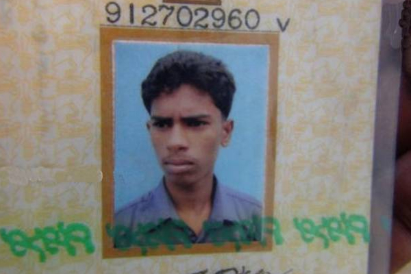 தலவாக்கலையில் ஒருவர் கொடூர கொலை: அதிர்ச்சியை ஏற்படுத்திய சம்பவம் (Photos) | Talawakelle Sword Attack Murder Death Police தலவாக்கலையில் ஒருவர் கொடூர கொலை: அதிர்ச்சியை ஏற்படுத்திய சம்பவம் (Photos) | Talawakelle Sword Attack Murder Death Police