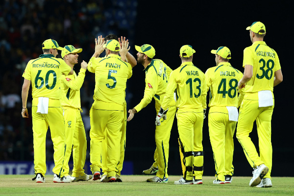 இலங்கைக்கு அவுஸ்திரேலிய கிரிக்கெட் வீரர்கள் இருவரின் நன்கொடை..! - ஐபிசி தமிழ்