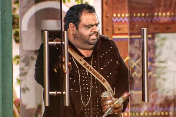 மனைவியை பிரிந்து பிக் பாஸில் ரவீந்தர் அதிரடி என்ட்ரி ! லீக்கான அரிய புகைப்படம்...தீயாய் பரவும் தகவல்