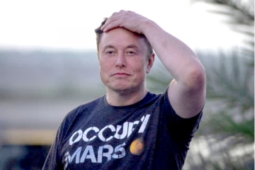 16 லட்சம் கோடிகளை இழந்த எலோன் மஸ்க்! மனித வரலாற்றில் முதல் நபர்