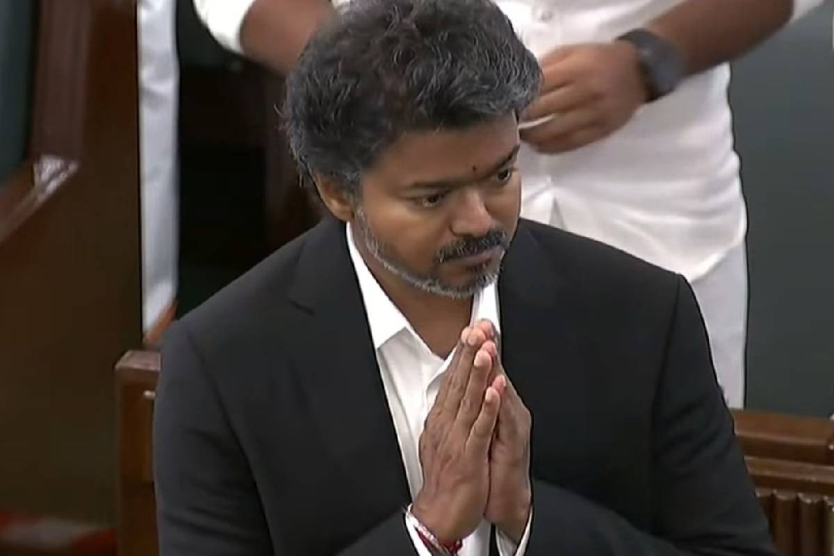 நேருக்கு நேர் சந்தித்த விஜய் - உதயநிதி; என்ன நடந்தது? | Cm Vijay And Udhayanidhi Stalin Sit Opposite
