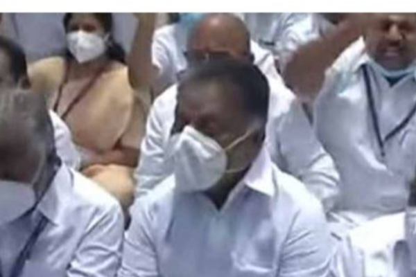 ஓபிஎஸ் உள்ளிட்ட அதிமுக எம்எல்ஏக்கள் கைது: காரணம் என்ன? | Road Blockade Protest Ops Arrested