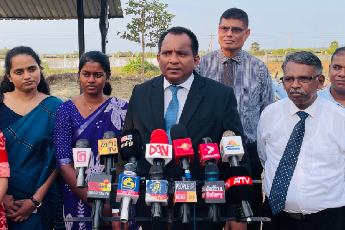 தவறிழைத்தவர்களை சட்டத்தின் முன் நிறுத்துவோம் - செம்மணியில் வைத்து வாக்குறுதி | Justice Minister Visits Chemmani Mass Grave Site