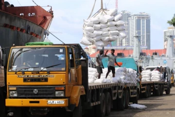 தமிழகத்தின்  உயிர்காக்கும் உதவிகள் இலங்கையை  வந்தடைந்தது