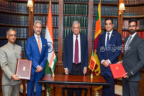 மலையக மக்களுக்கு 10 ஆயிரம் வீடுகள்: ஜனாதிபதி முன்னிலையில் கைச்சாத்திடப்பட்ட ஒப்பந்தம் | 10 Thousand Houses For Upcountry People Agreement