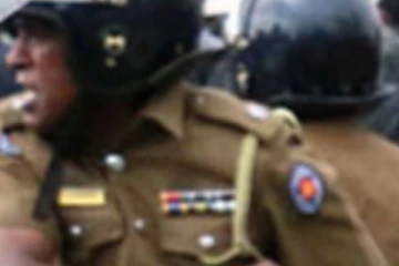 තමාට අත මිරිකා හිරිහැර කිරීමට තැත් කළ බවට මාධ්‍යවේදියකුගේ පැමිණිල්ලක්..