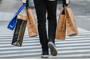 கனடாவில் பொக்ஸின டே கொள்வனவில் ஈடுபடும் மக்கள்