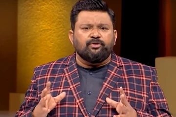 தாடி வெச்சது ஒரு குத்தமா.. இப்படி தாக்குறாங்க!
