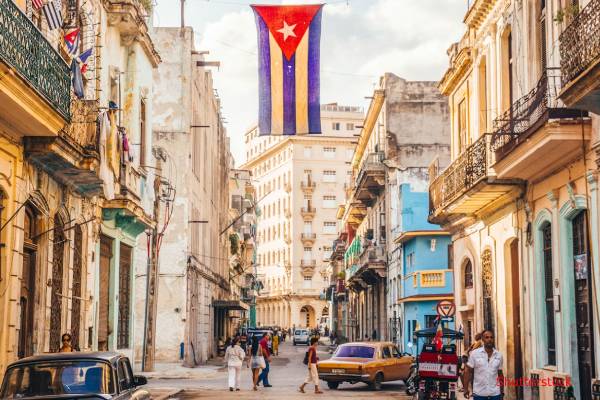 எங்களை அடிமைப்படுத்த முடியாது... ட்ரம்பின் மிரட்டலுக்கு பதிலளித்த கரீபியன் தீவு நாடு | Cuba Defiant After Trump Says