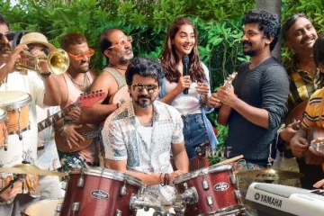 பீஸ்ட் ஷூட்டிங்கில் தளபதி விஜய் செய்த விஷயம்! இதனால் தான் இந்த புகைப்படம் எடுக்கப்பட்டதாம்..