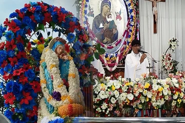 மட்டக்களப்பு ஆயித்தியமலை புனித சதா சகாய மாதாவின் வருடாந்த திருவிழா கொடியேற்றத்துடன் ஆரம்பம்