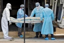 கொரோனாவால் பலியாகி 29 நாட்களின் பின் எரிக்கத் தயாரான சடலத்தில் மீண்டும் தொற்று!