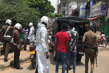 கட்டுநாயக்க பகுதியில் பெறுமதியான மர்ம பொருளுடன் சிக்கிய இருவர்!