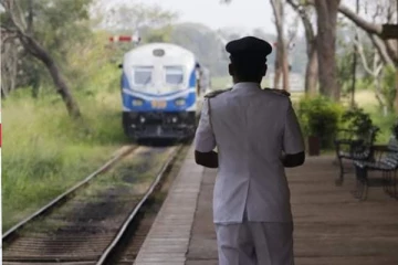 மீண்டும் சேவையில் இணையும் ரயில்வே பொறுப்பதிகாரிகள்